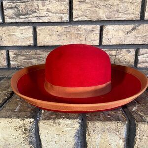 Red and orange hat‎